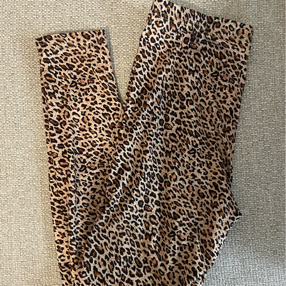 Cheetah print leggings